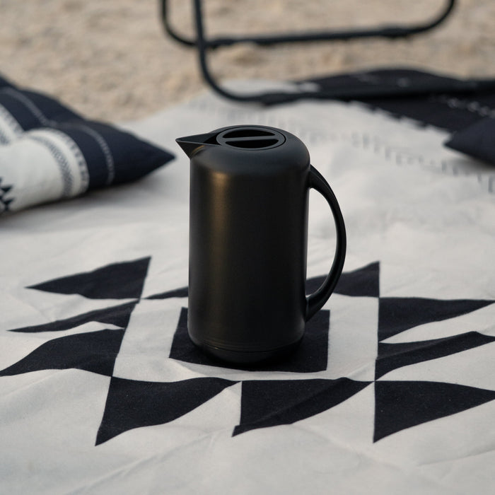 Cozy Borosilicate Vacuum Jug Black