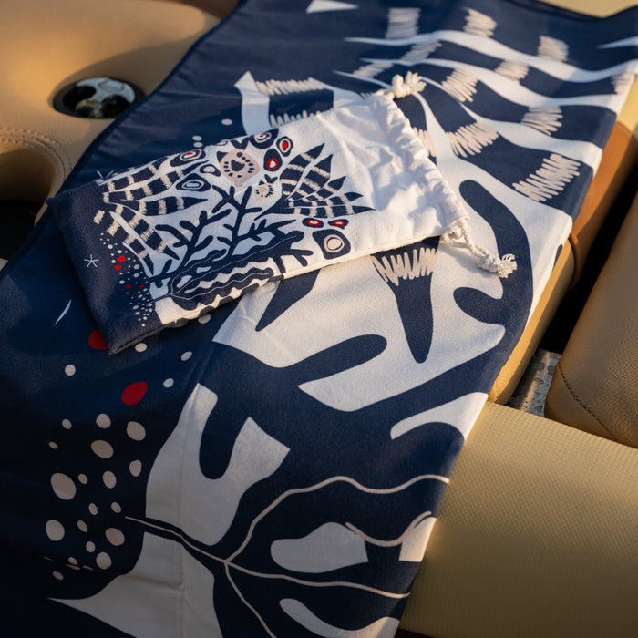 Dual-Sided Beach Towel Coral with pouch