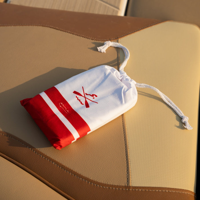 Dual-Sided Beach Towel Red pouch